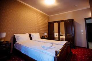 Отель Hotel Aries Выртоп Двухместный номер Делюкс с 1 кроватью и балконом-4