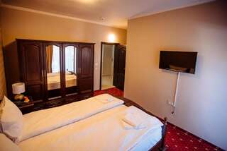 Отель Hotel Aries Выртоп Двухместный номер Делюкс с 1 кроватью и балконом-5